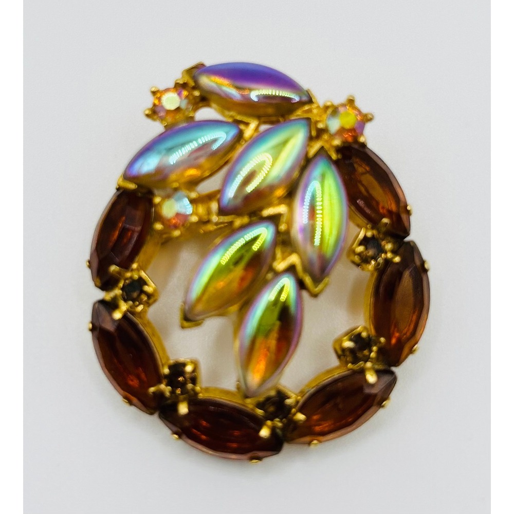 Vintage Gold Tone Wreath Brooch Pin with Iridescent & Brown Rhinestones‎